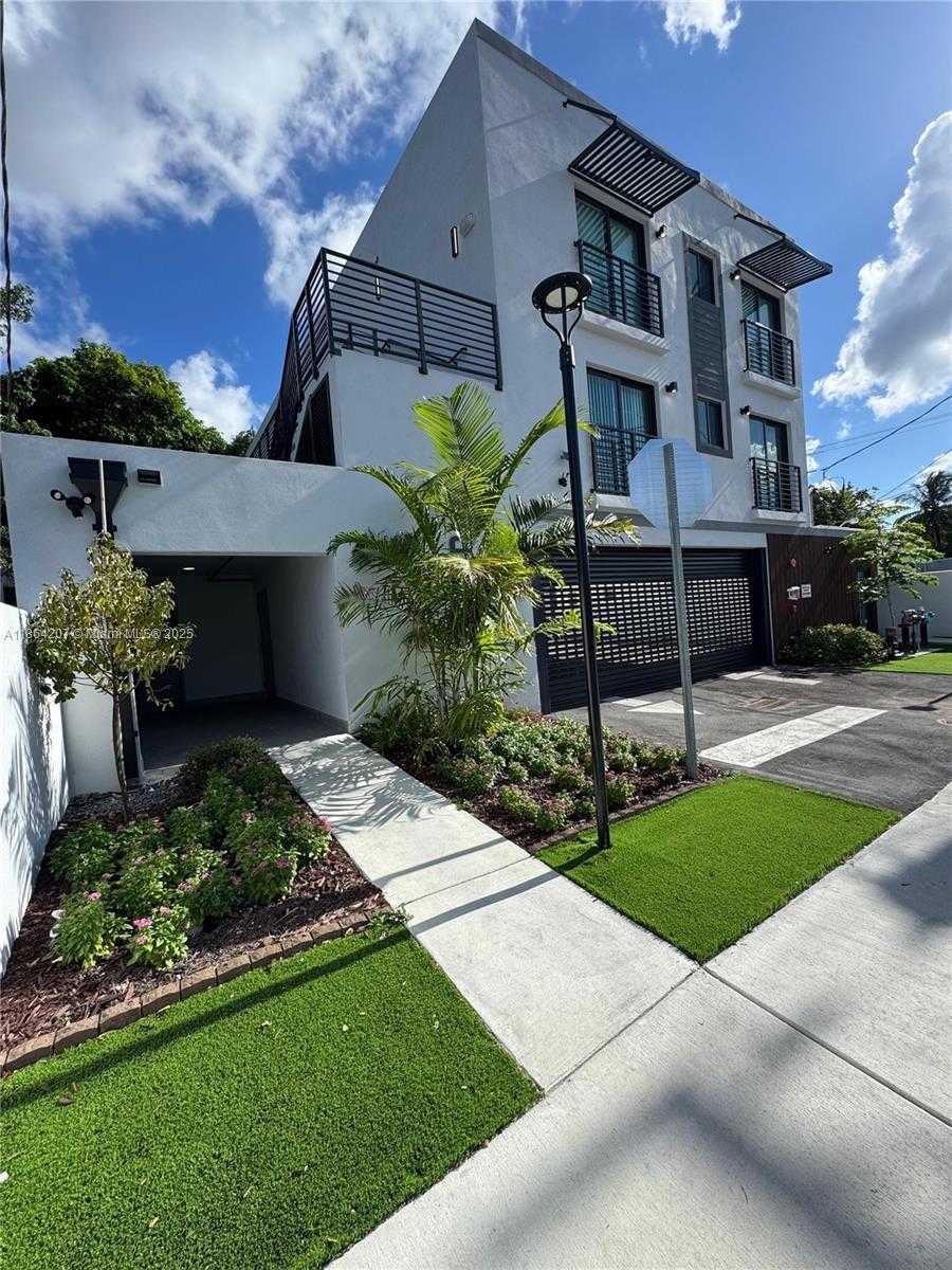 Small Image of 2782 NORTH WEST 46TH ST, Miami Number 5