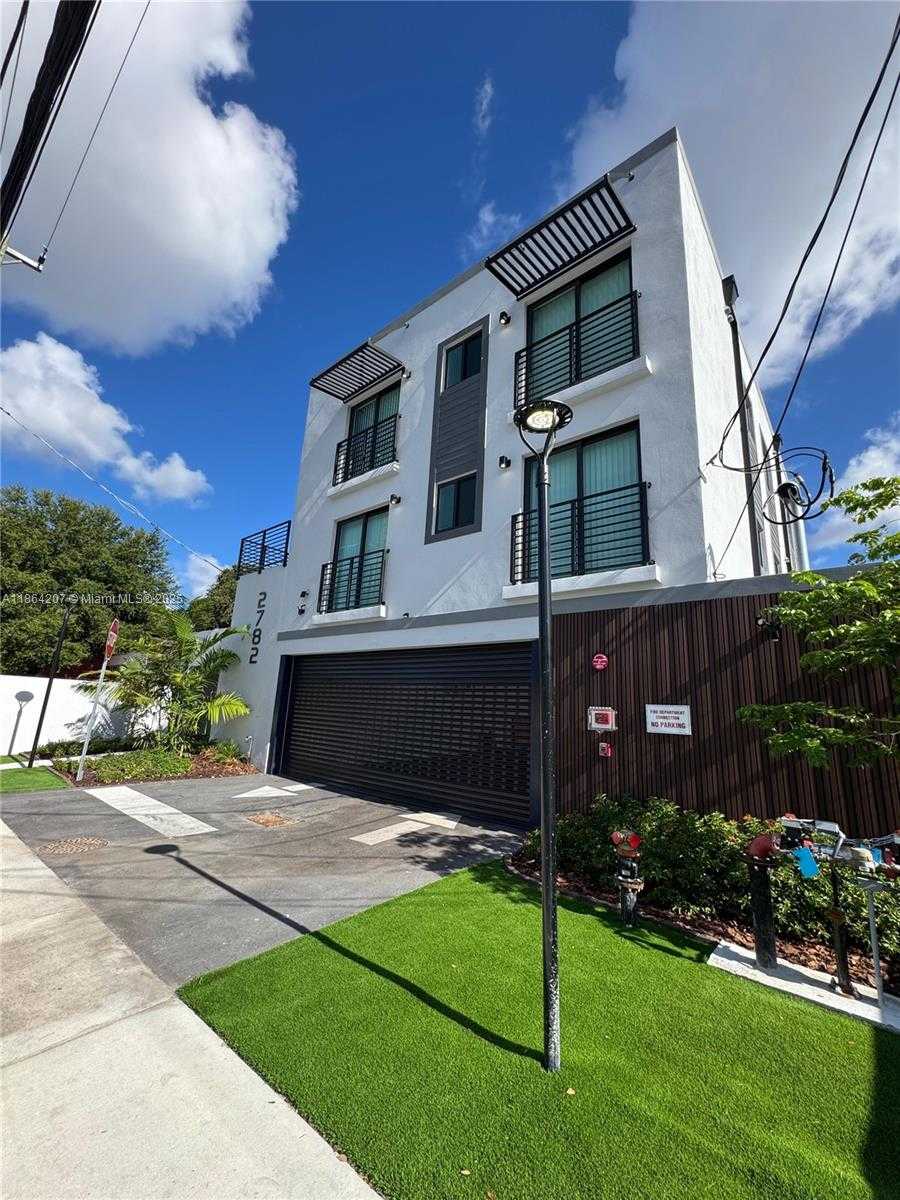 Small Image of 2782 NORTH WEST 46TH ST, Miami Number 8