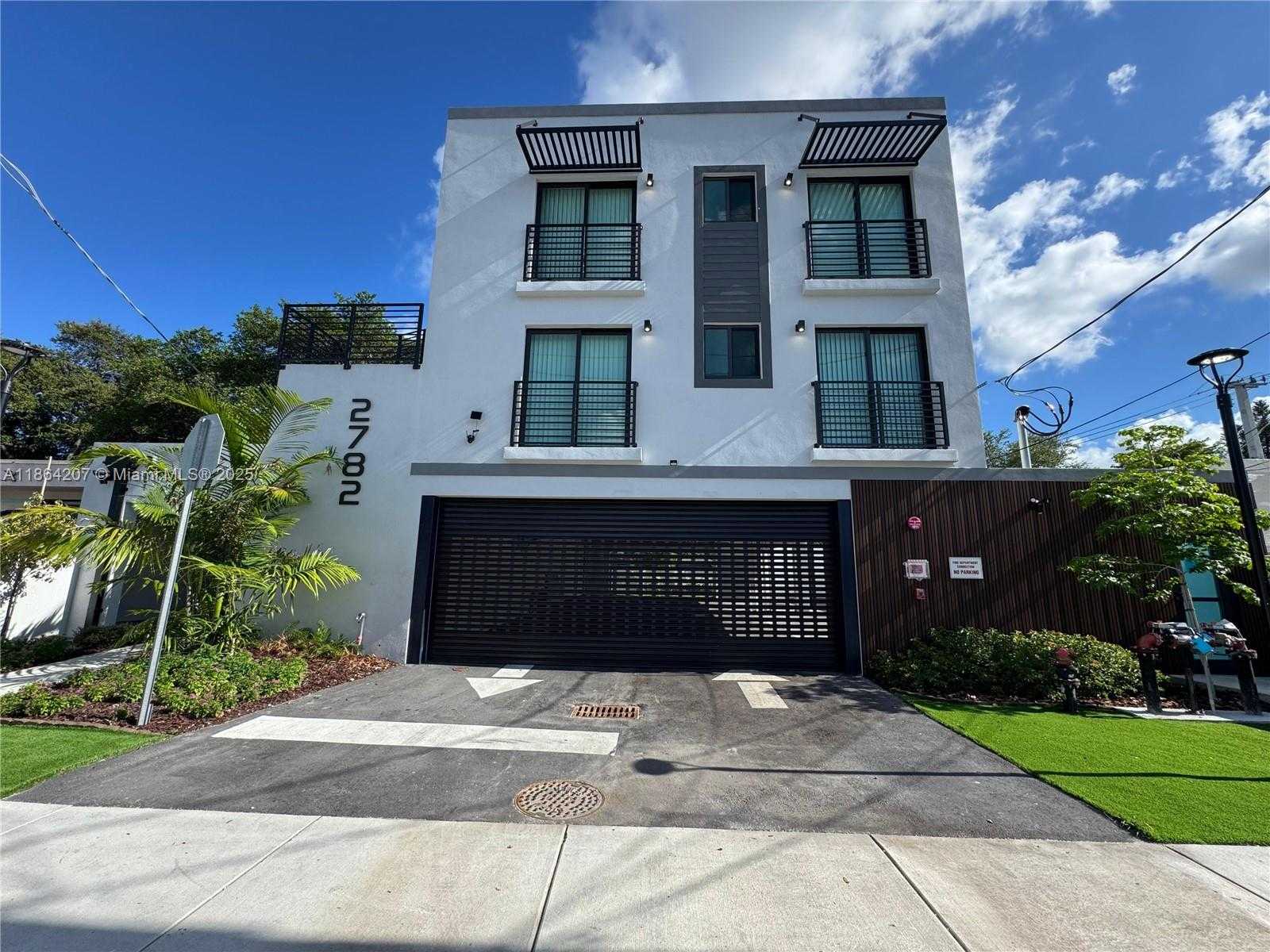 Small Image of 2782 NORTH WEST 46TH ST, Miami Number 9