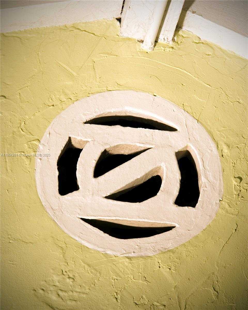 Small Image of 1510 MADRID ST, Coral Gables Number 18