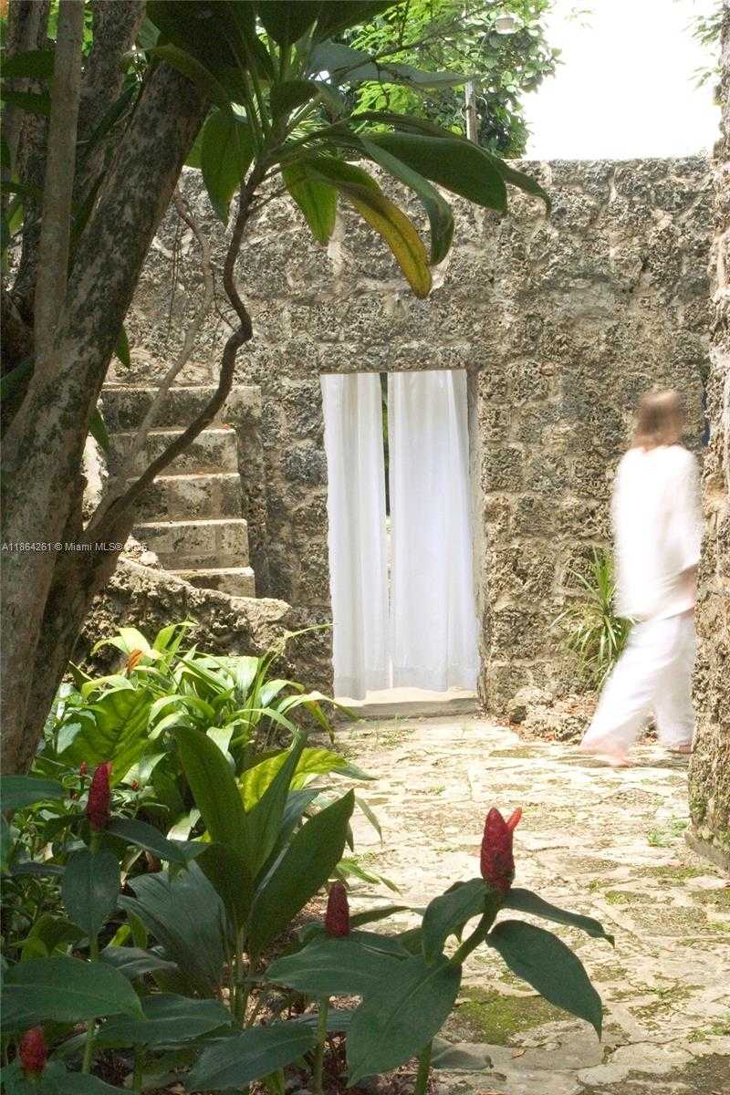 Small Image of 1510 MADRID ST, Coral Gables Number 25