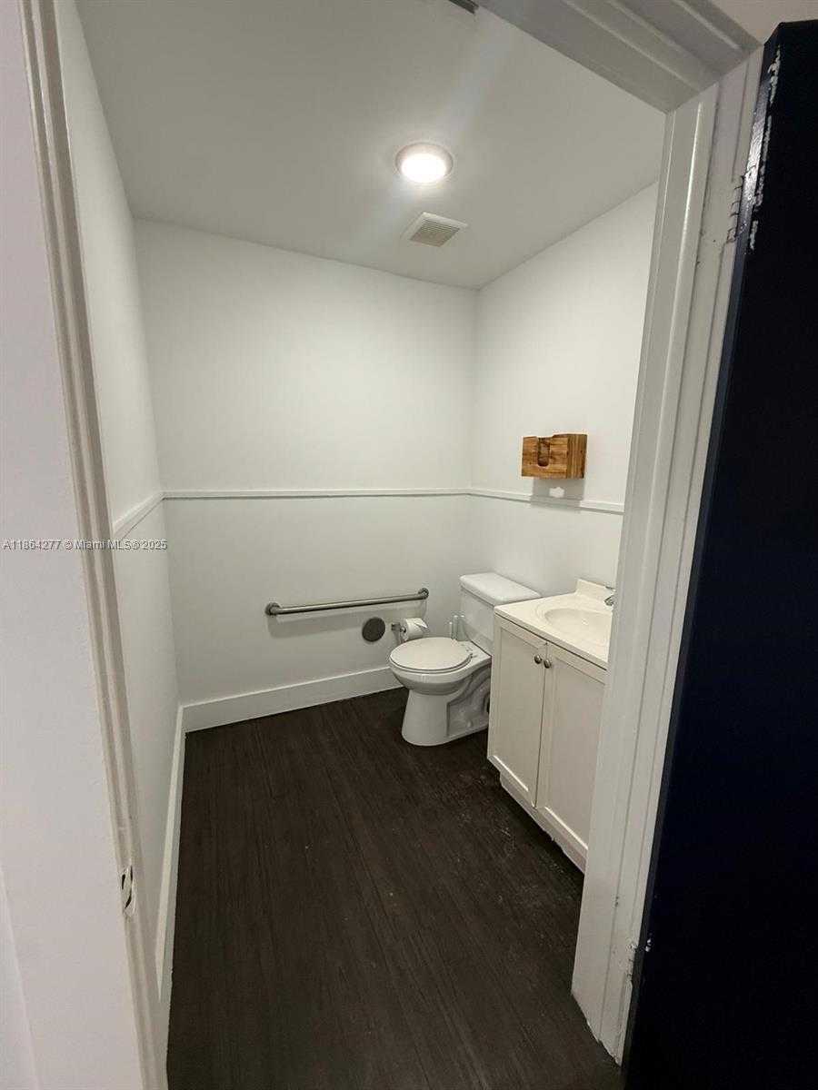 Small Image of 1500 SOUTH WEST 22ND ST, Miami Number 13
