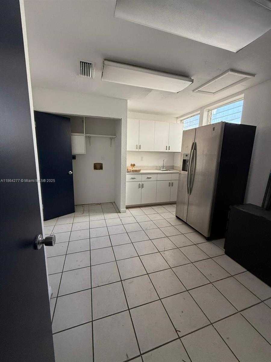 Small Image of 1500 SOUTH WEST 22ND ST, Miami Number 14