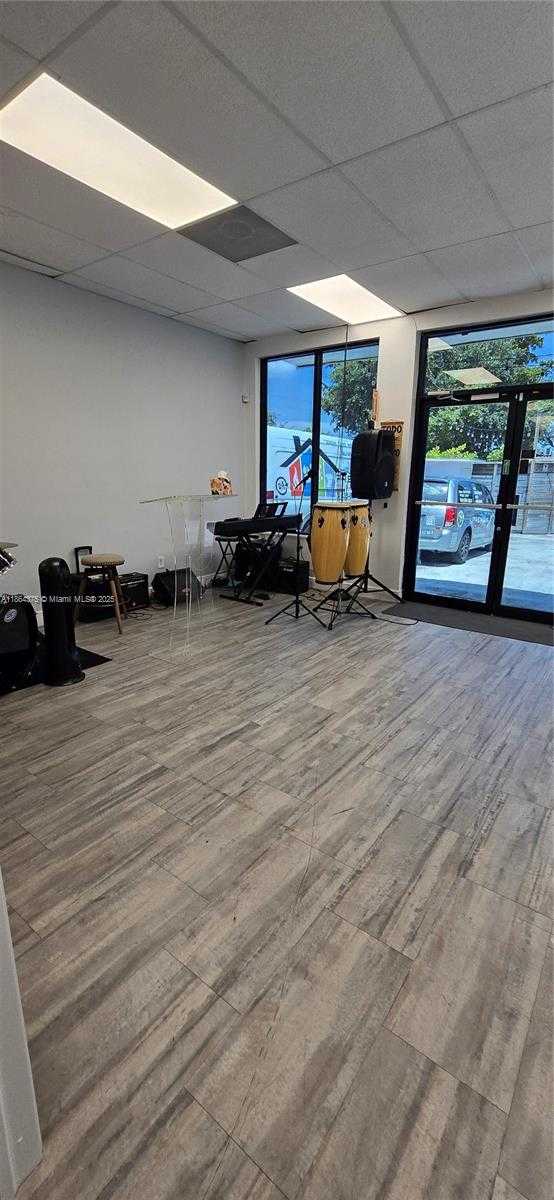 Small Image of 6260 JOHNSON ST, Hollywood Number 14