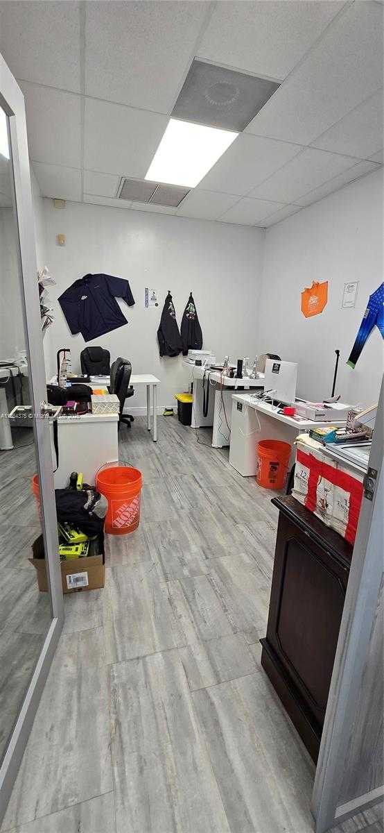 Small Image of 6260 JOHNSON ST, Hollywood Number 9
