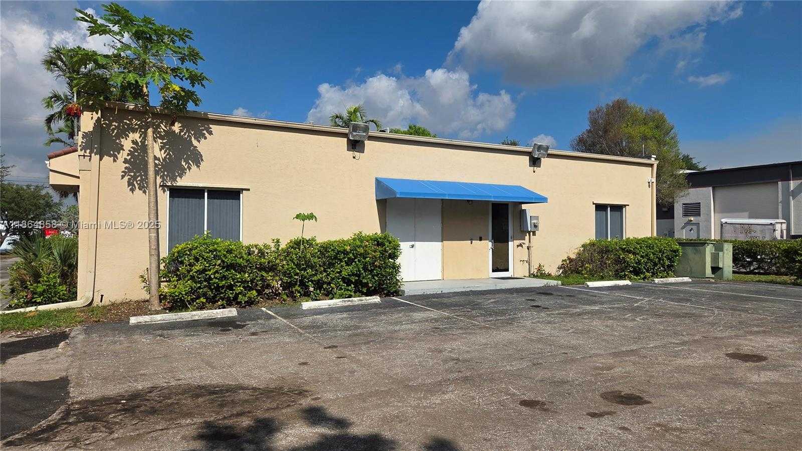 Small Image of 1150 SOUTH WEST 30TH AVE, Pompano Beach Number 2
