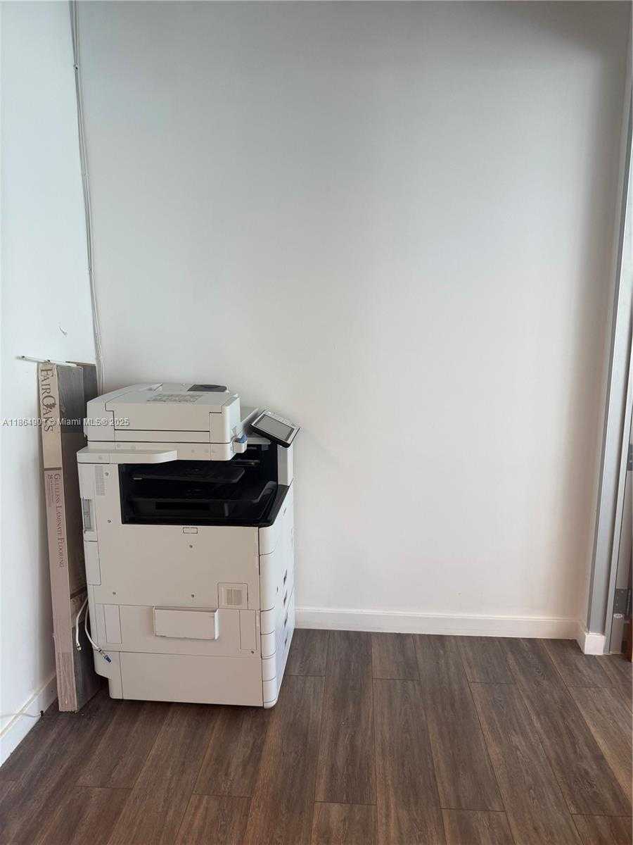 Small Image of 14 NORTH EAST 1ST AVE #1100R, Miami Number 17