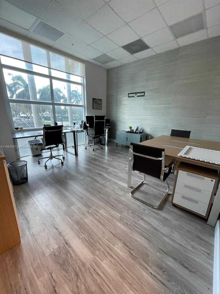 Small Image of 1900 NORTH BAYSHORE DR #1A, Miami Number 4