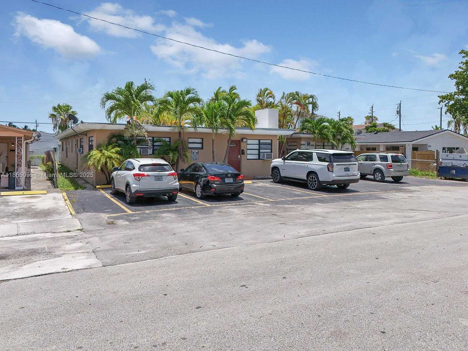 Small Image of 700 NORTH EAST 6TH ST, Hallandale Beach Number 6