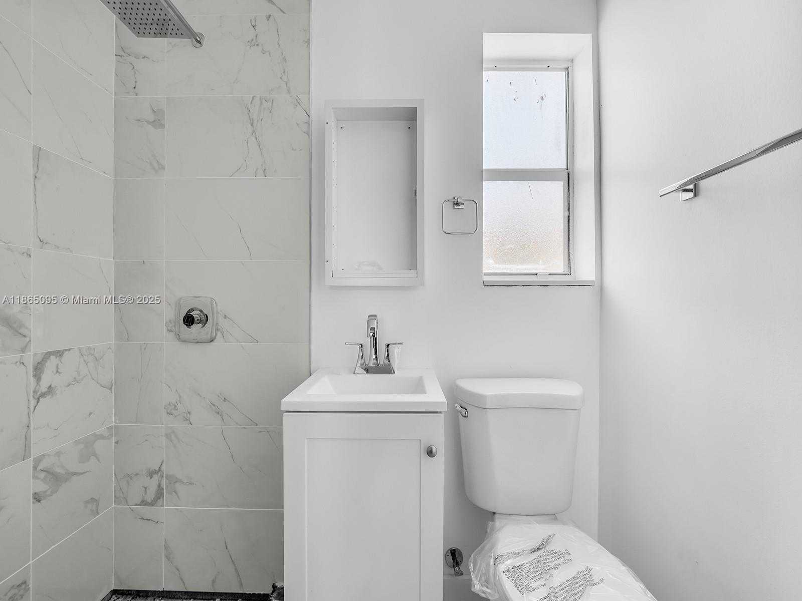 Small Image of 700 NORTH EAST 6TH ST, Hallandale Beach Number 8
