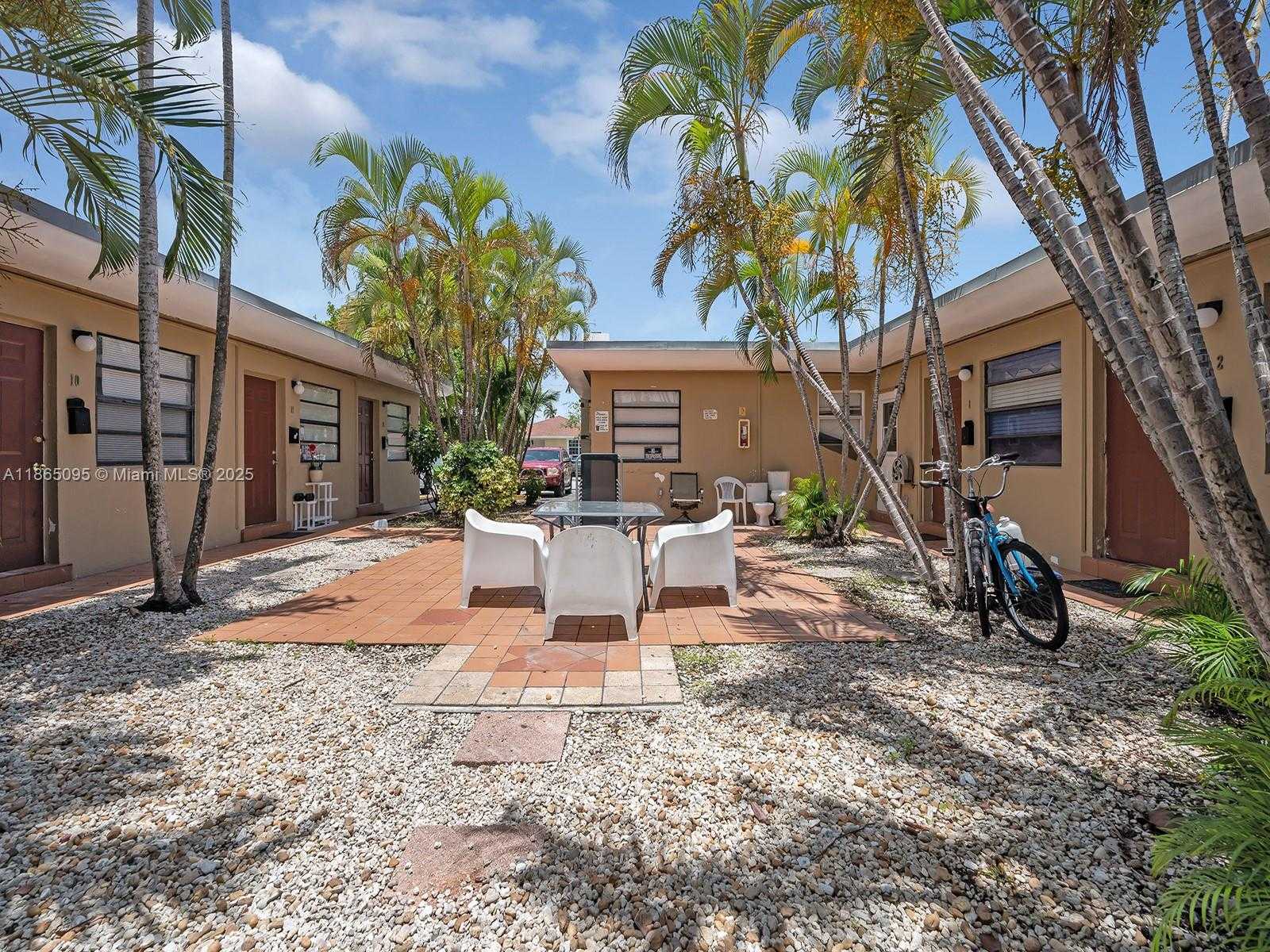 Small Image of 700 NORTH EAST 6TH ST, Hallandale Beach Number 9