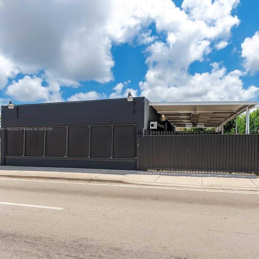 Small Image of 7025 NORTH WEST 7TH AVE, Miami Number 13