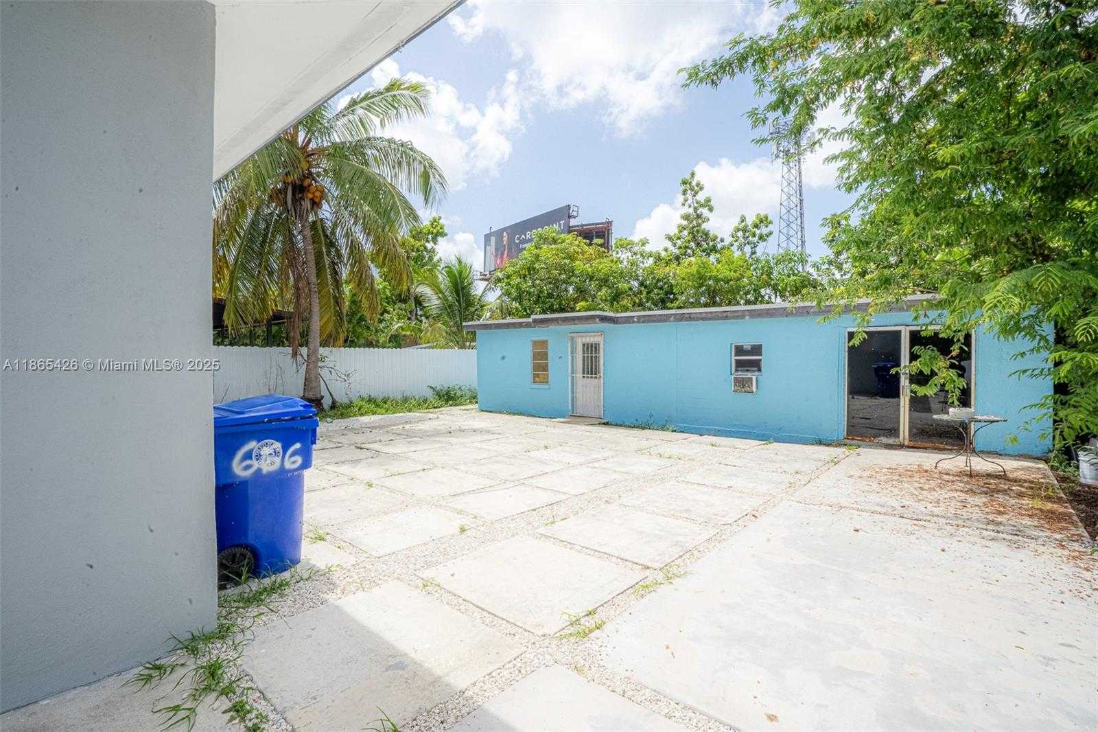 Small Image of 666 NORTH WEST 28TH ST, Miami Number 11