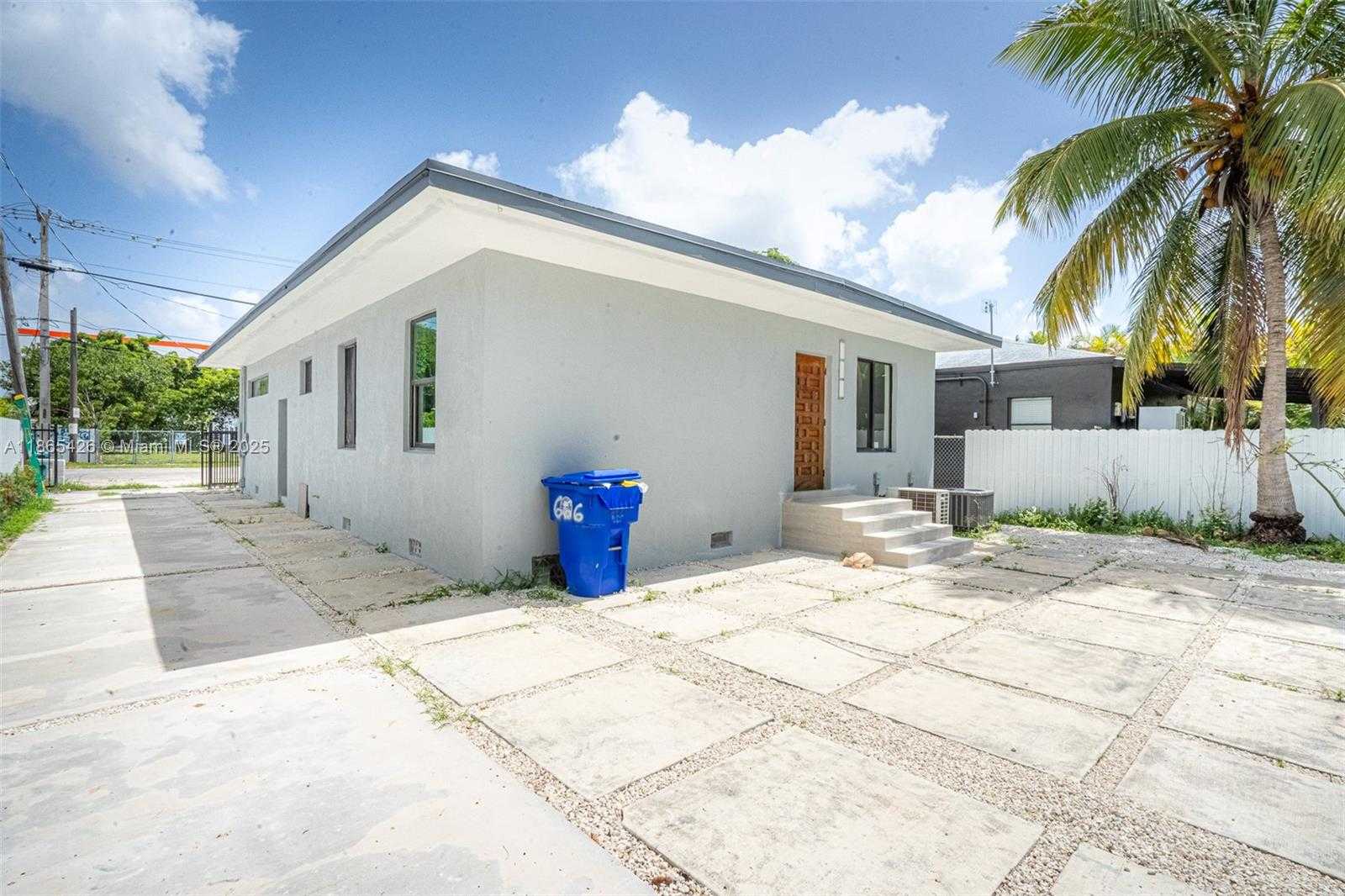 Small Image of 666 NORTH WEST 28TH ST, Miami Number 12