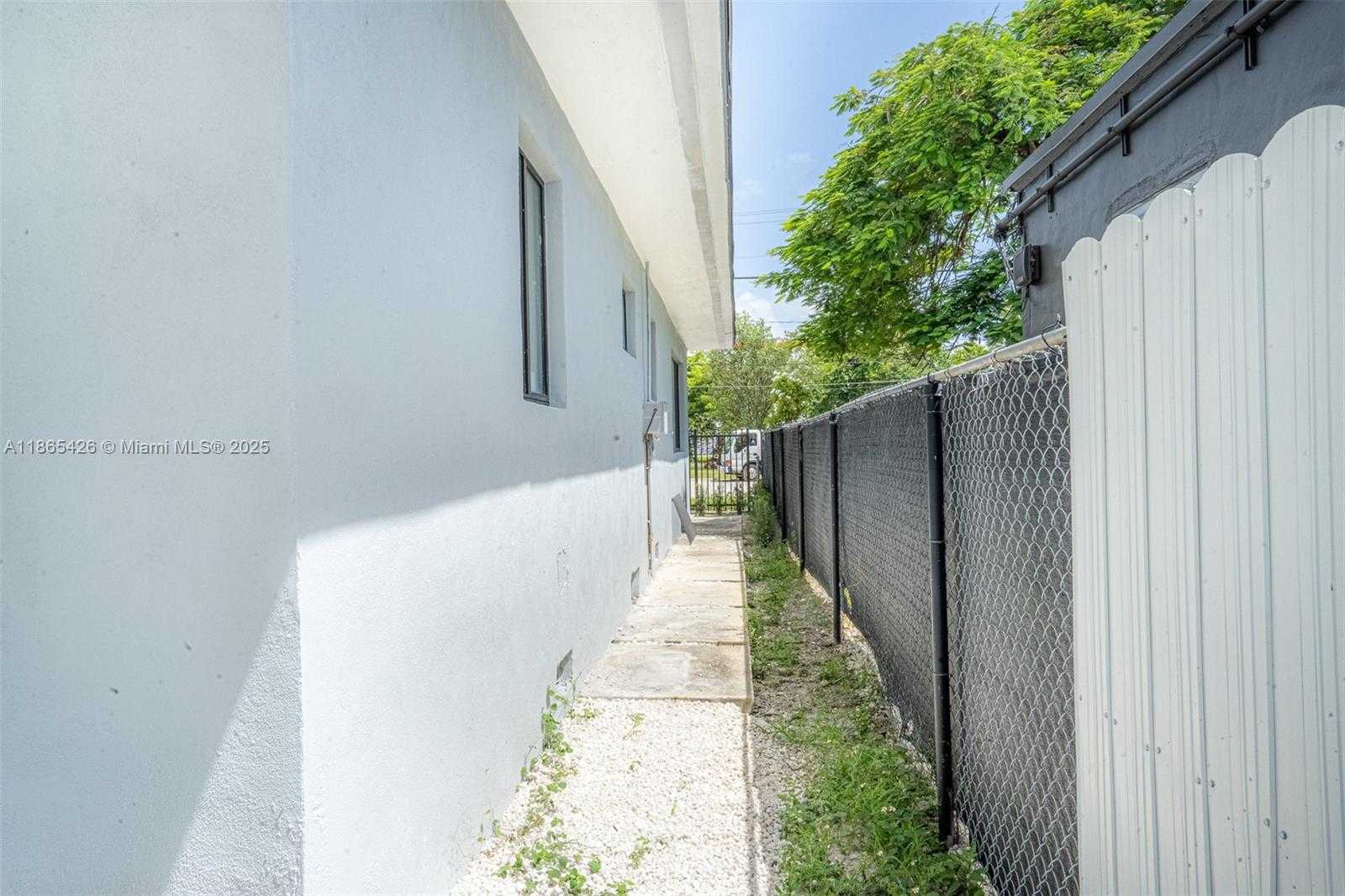 Small Image of 666 NORTH WEST 28TH ST, Miami Number 15