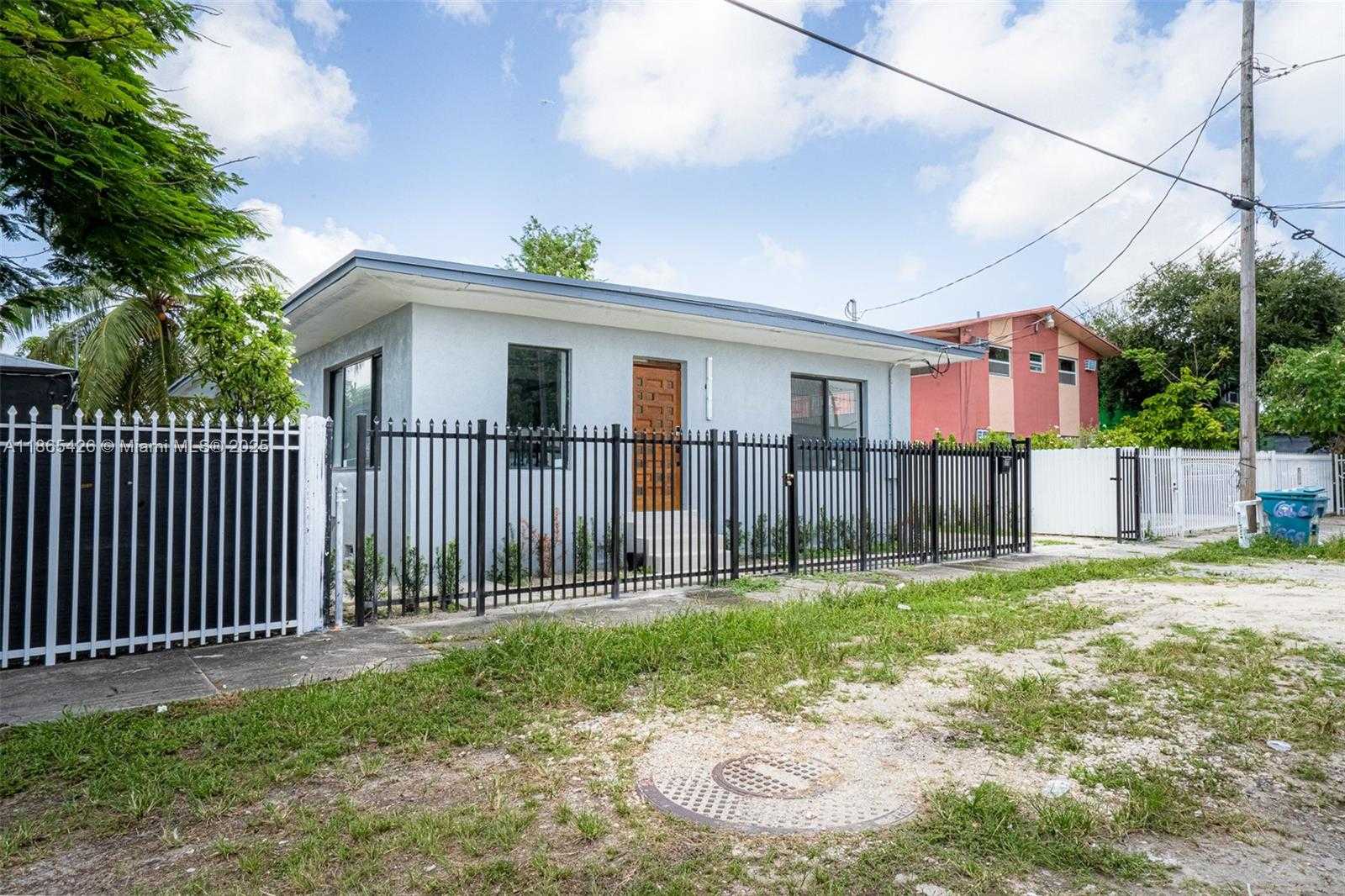Small Image of 666 NORTH WEST 28TH ST, Miami Number 3
