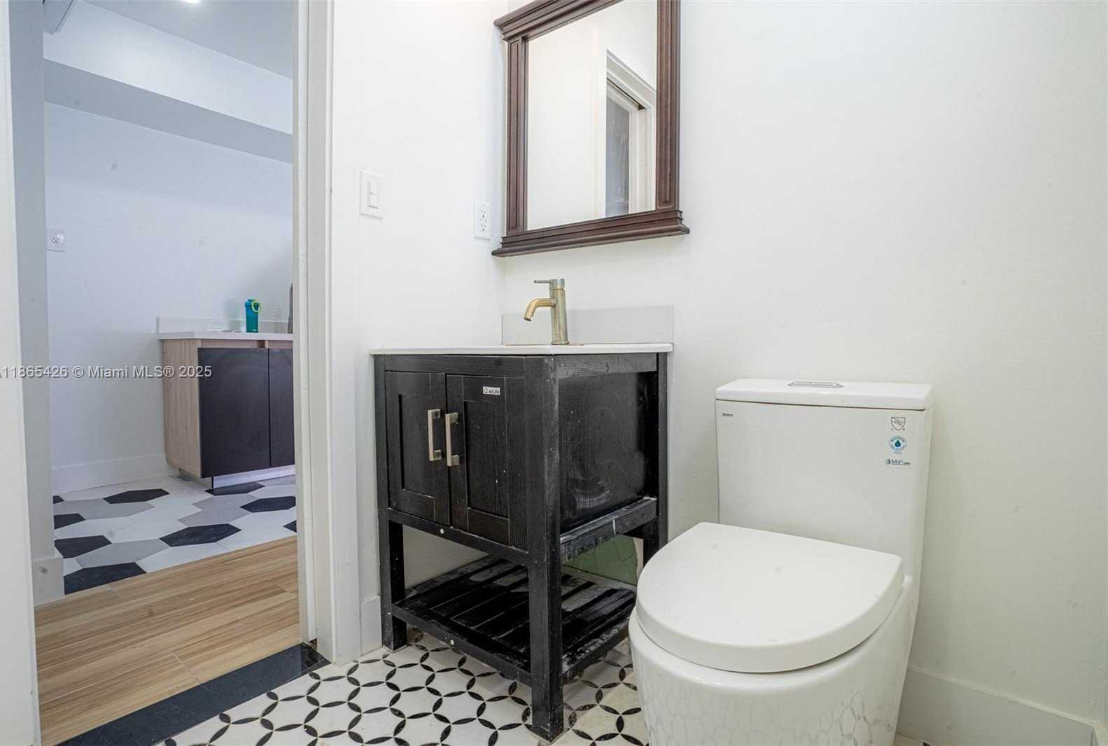 Small Image of 666 NORTH WEST 28TH ST, Miami Number 33