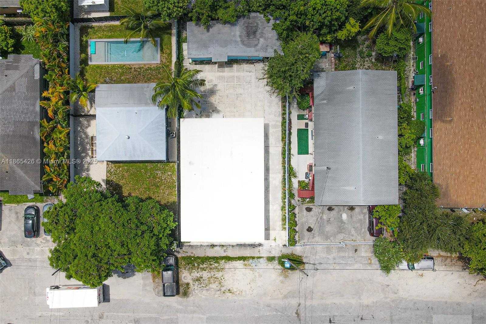 Small Image of 666 NORTH WEST 28TH ST, Miami Number 38