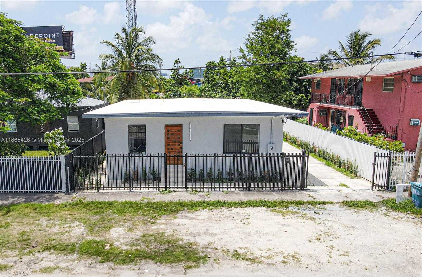 Small Image of 666 NORTH WEST 28TH ST, Miami Number 39
