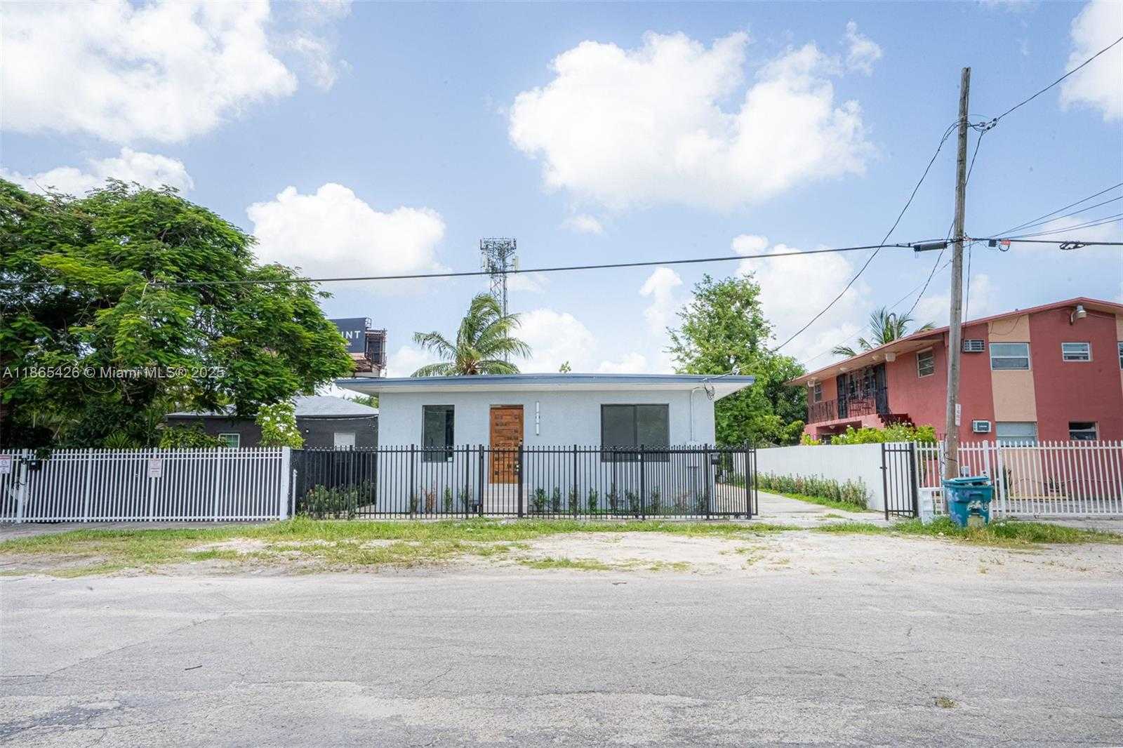 Small Image of 666 NORTH WEST 28TH ST, Miami Number 4