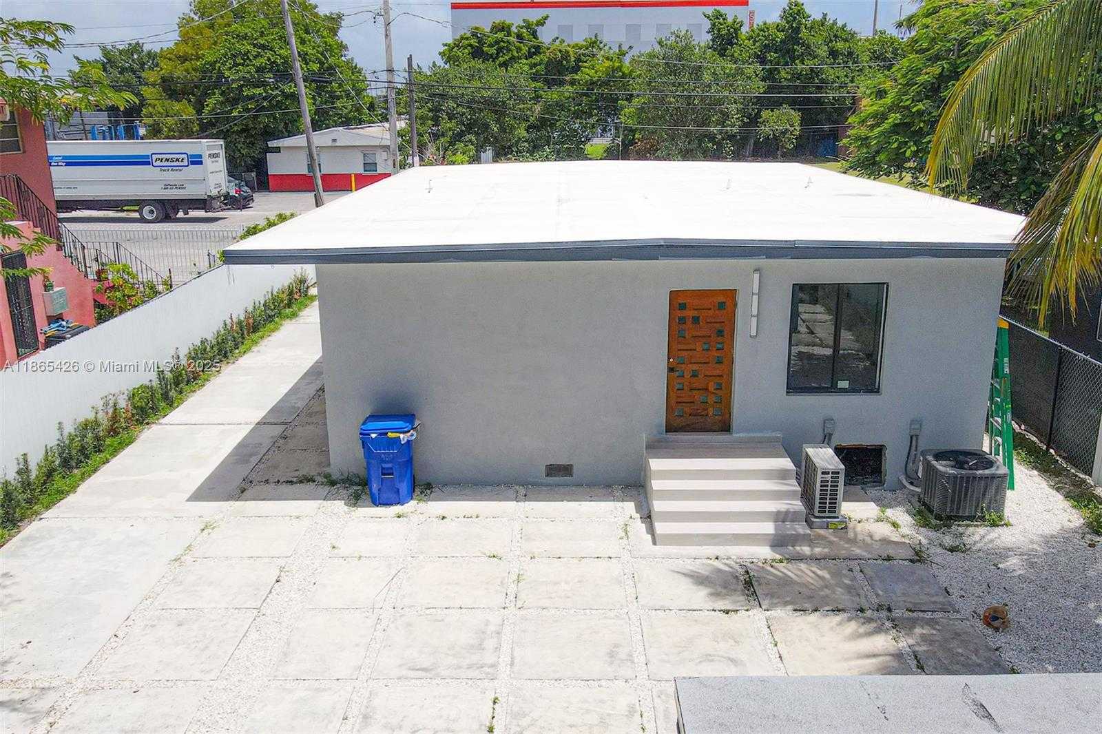 Small Image of 666 NORTH WEST 28TH ST, Miami Number 41