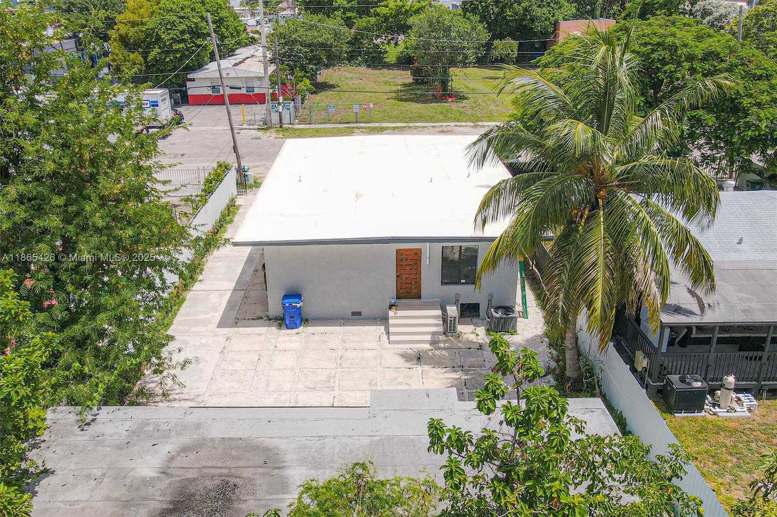Small Image of 666 NORTH WEST 28TH ST, Miami Number 42