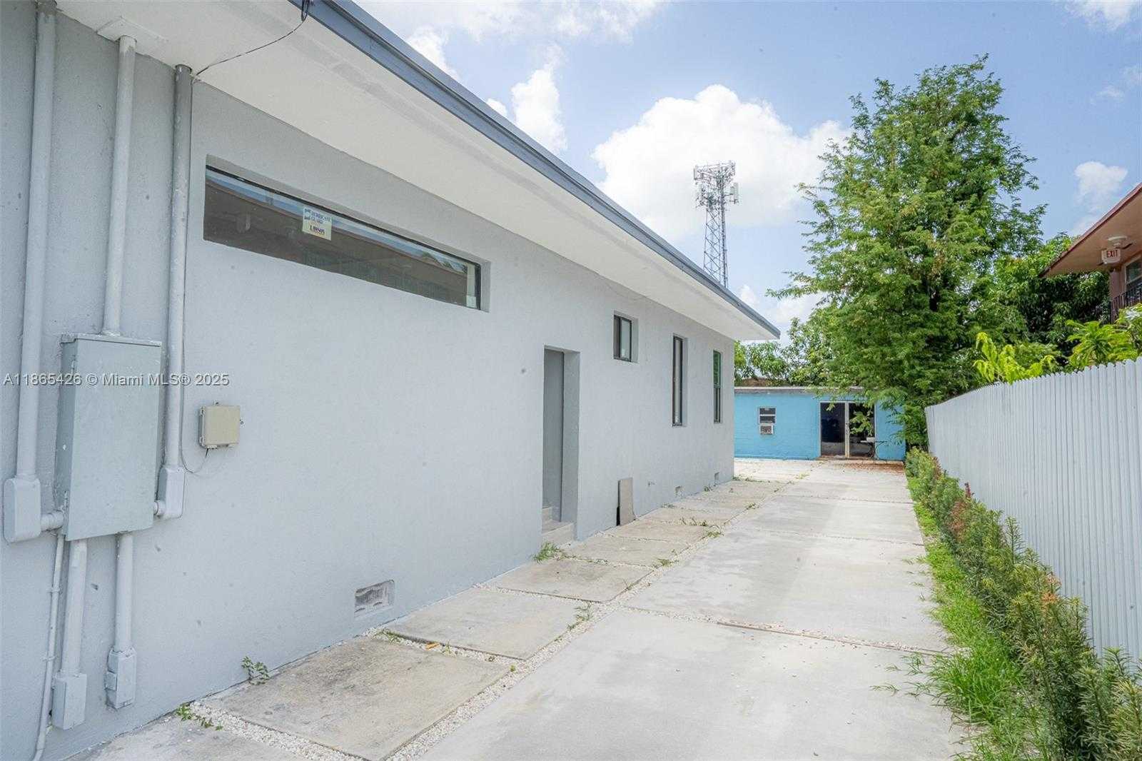Small Image of 666 NORTH WEST 28TH ST, Miami Number 7