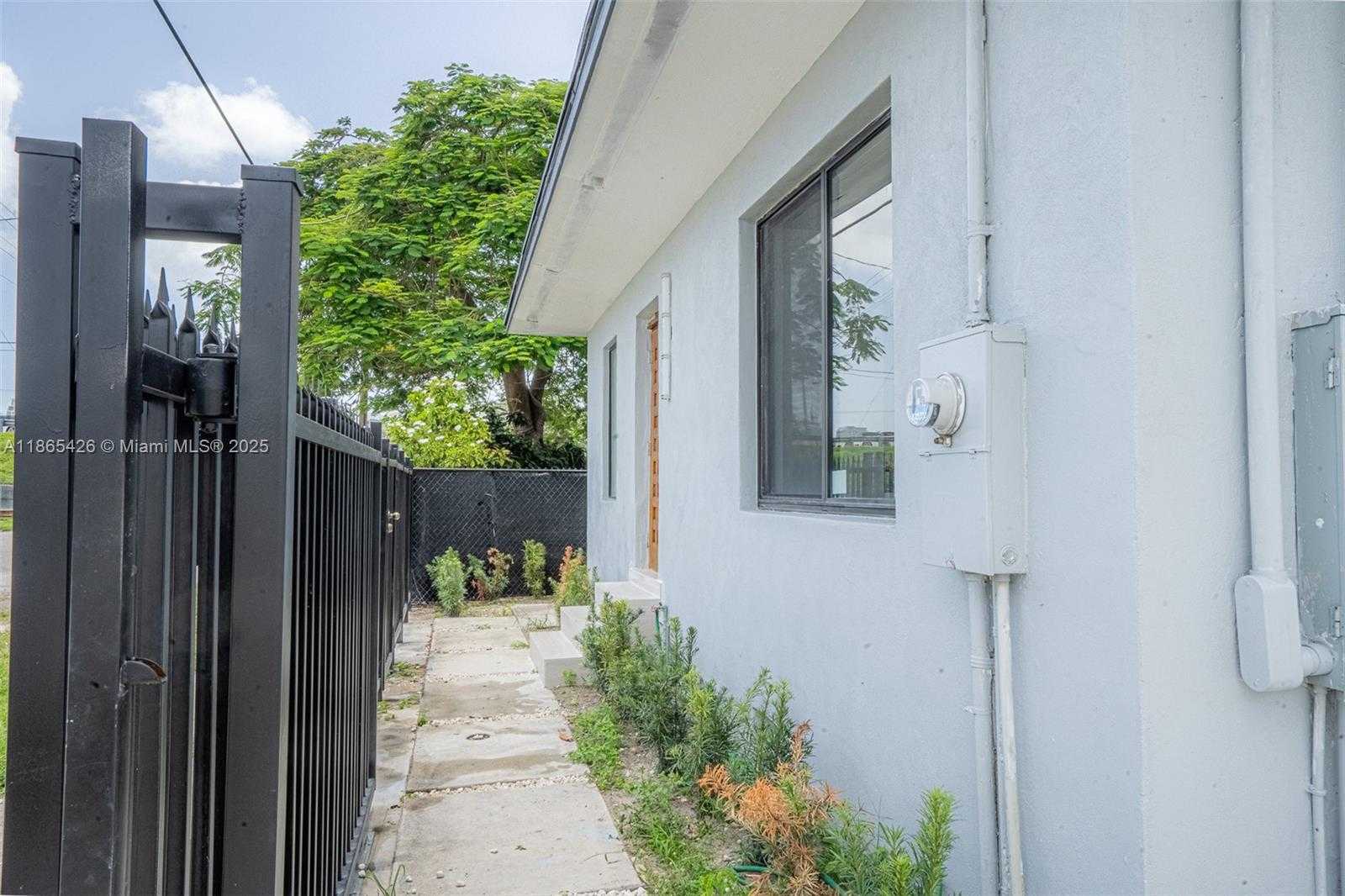 Small Image of 666 NORTH WEST 28TH ST, Miami Number 8