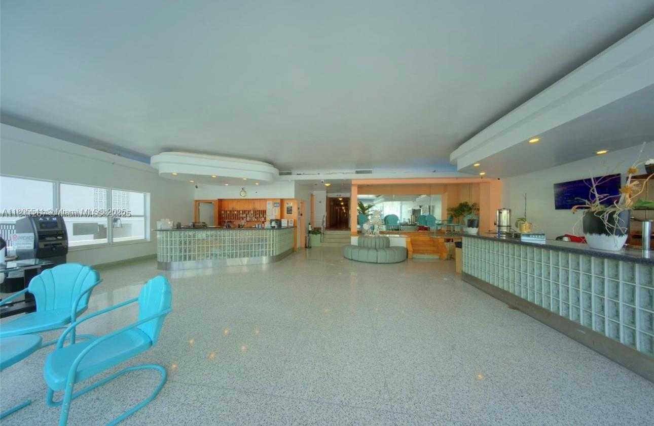 Small Image of 1510 COLLINS AVE, Miami Beach Number 2