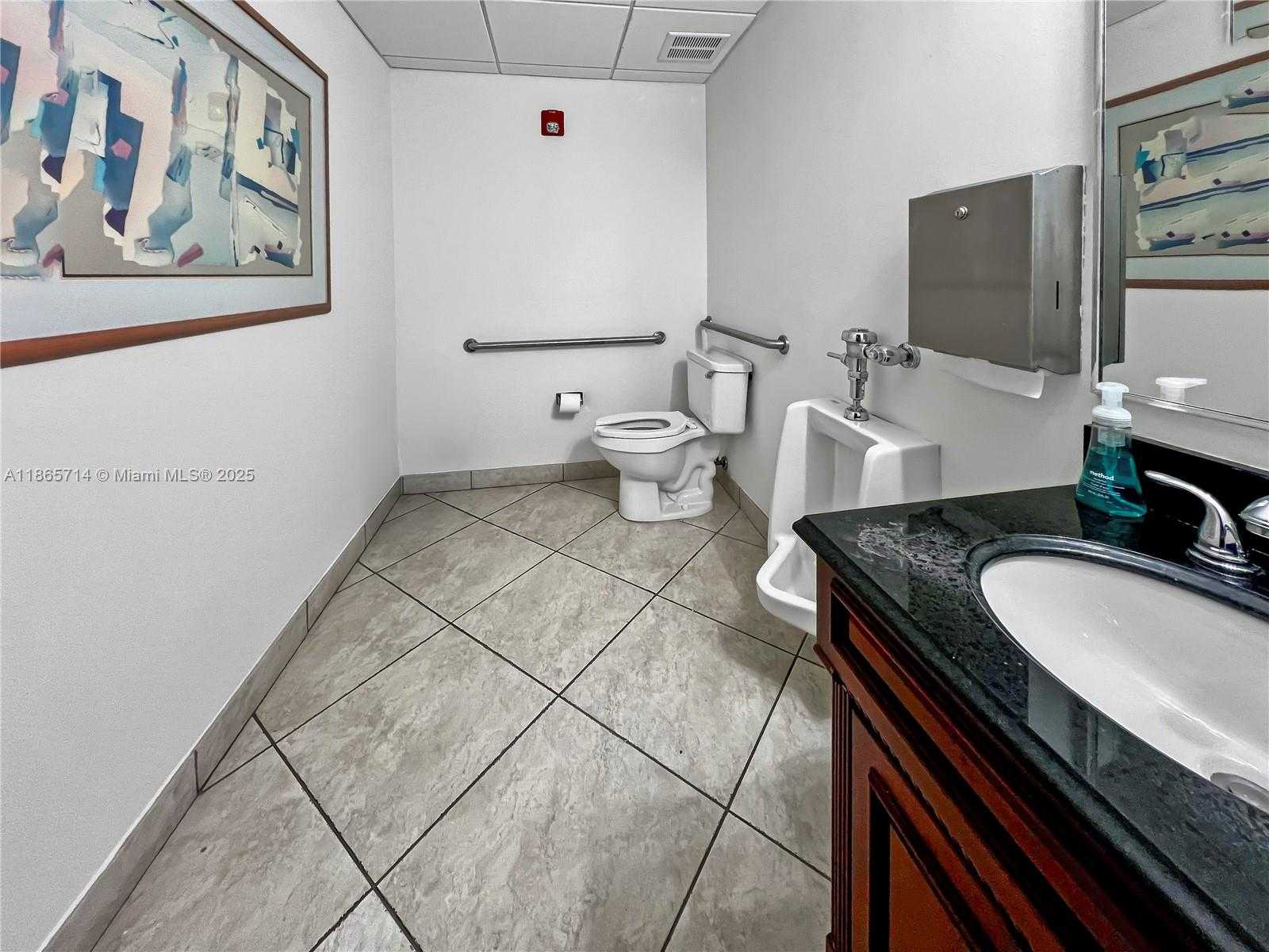 Small Image of 2751 EXECUTIVE PARK DR #104, Weston Number 20