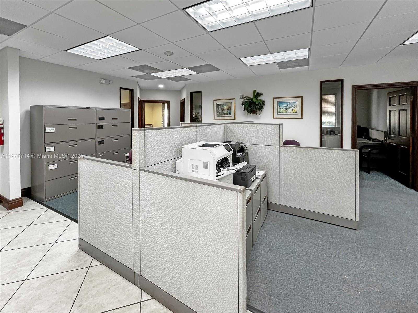 Small Image of 2751 EXECUTIVE PARK DR #104, Weston Number 9