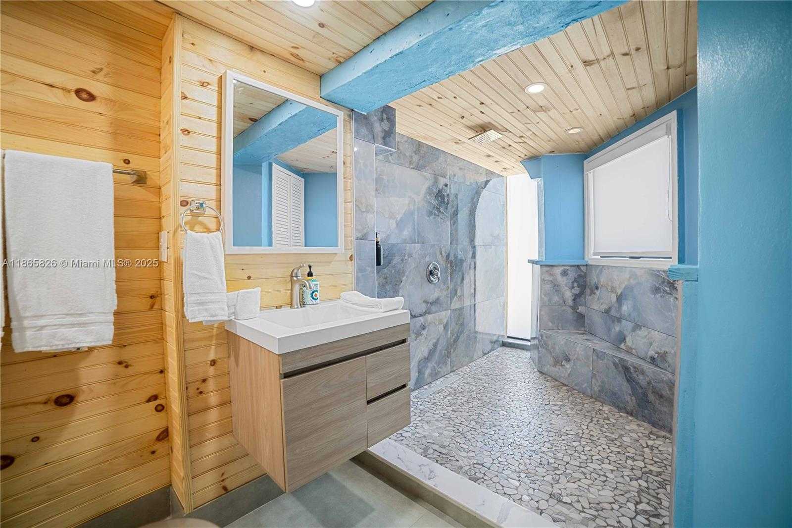 Small Image of 1557 LONG BEACH DR, Big Pine Number 19