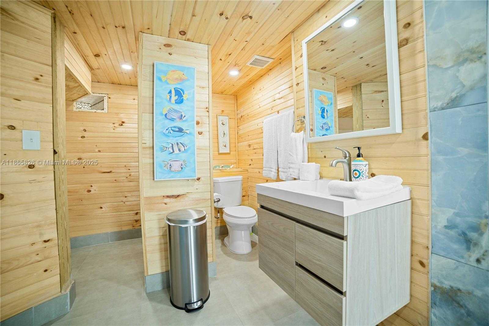 Small Image of 1557 LONG BEACH DR, Big Pine Number 21