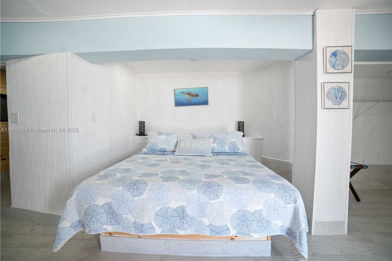 Small Image of 1557 LONG BEACH DR, Big Pine Number 35