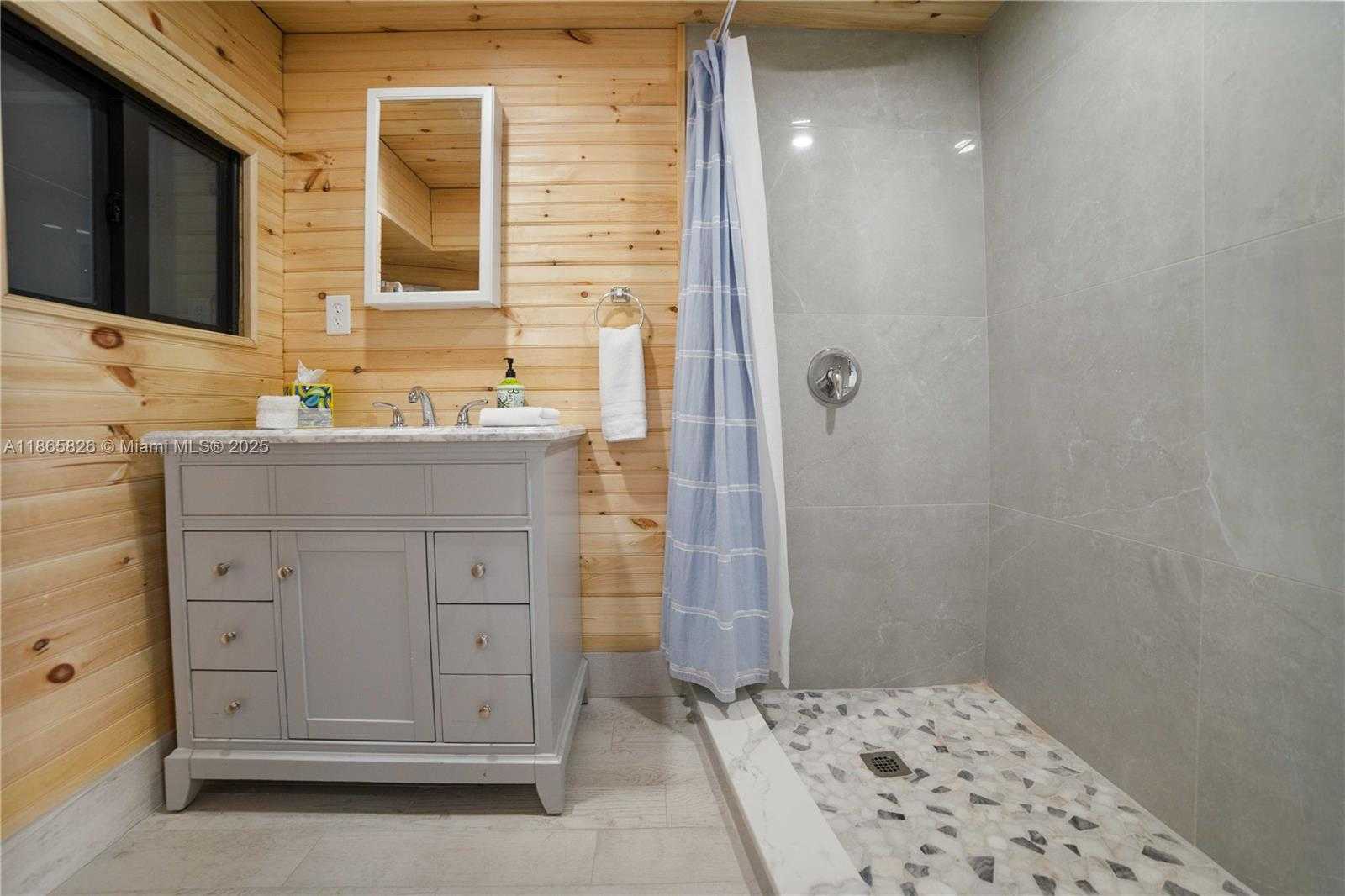 Small Image of 1557 LONG BEACH DR, Big Pine Number 37