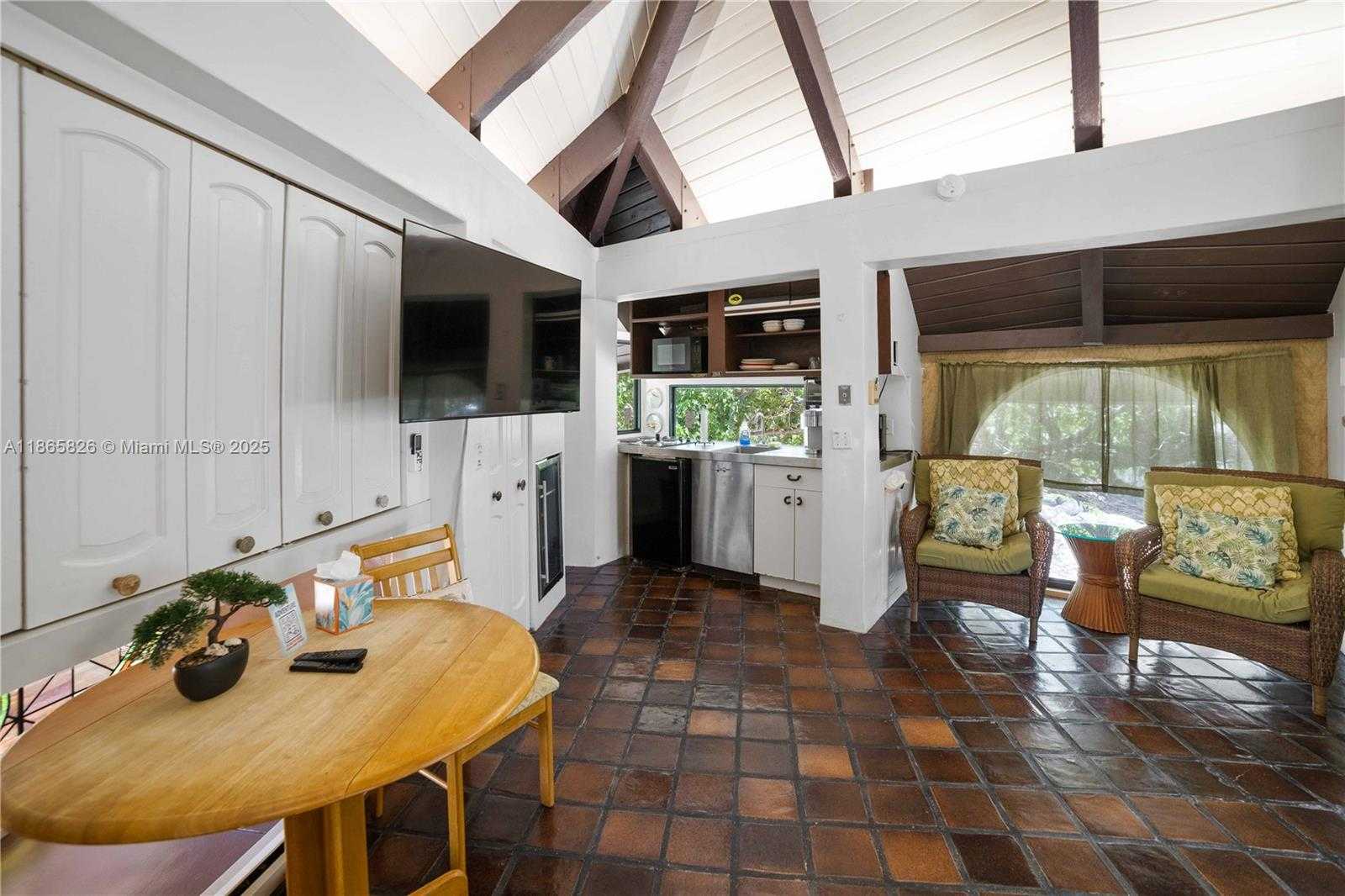 Small Image of 1557 LONG BEACH DR, Big Pine Number 44