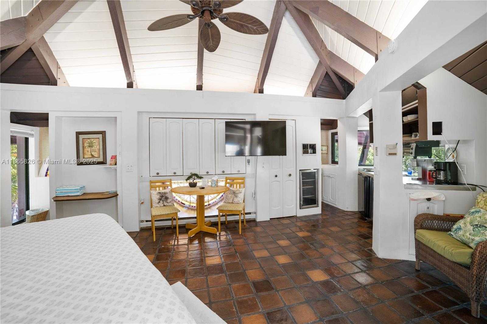 Small Image of 1557 LONG BEACH DR, Big Pine Number 45