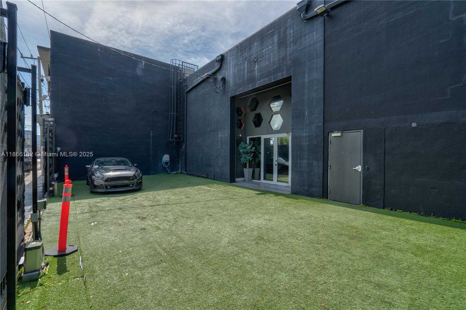 Small Image of 2048 NORTH WEST MIAMI CT, Miami Number 3
