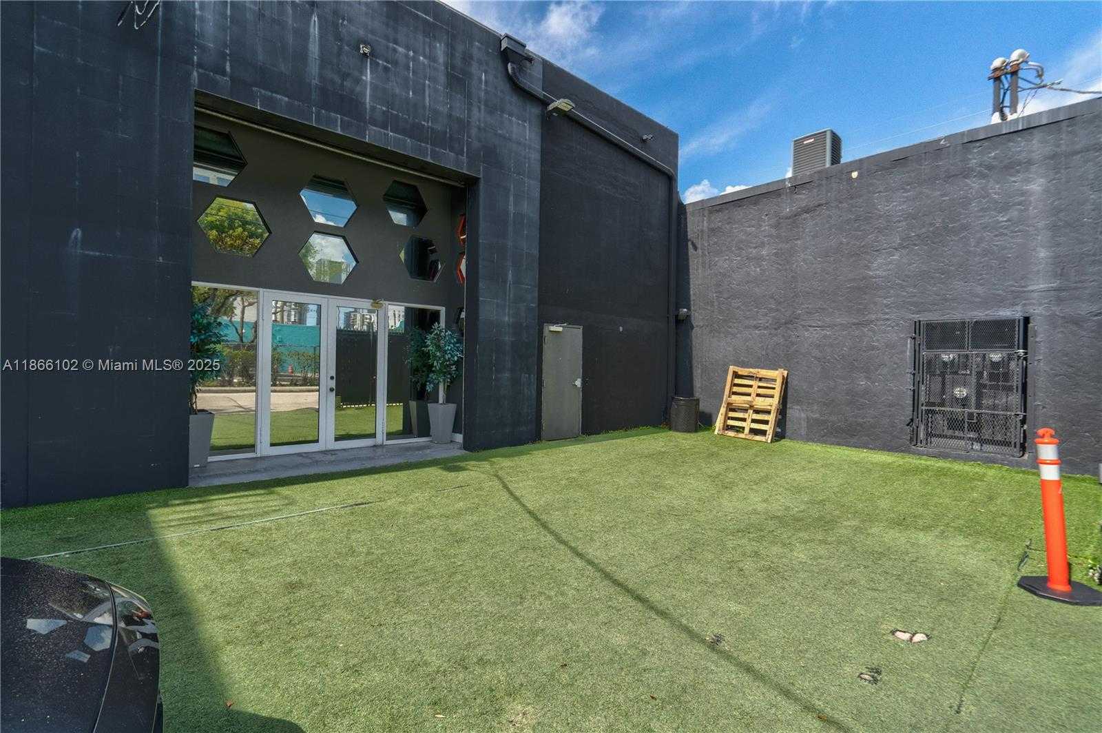 Small Image of 2048 NORTH WEST MIAMI CT, Miami Number 4