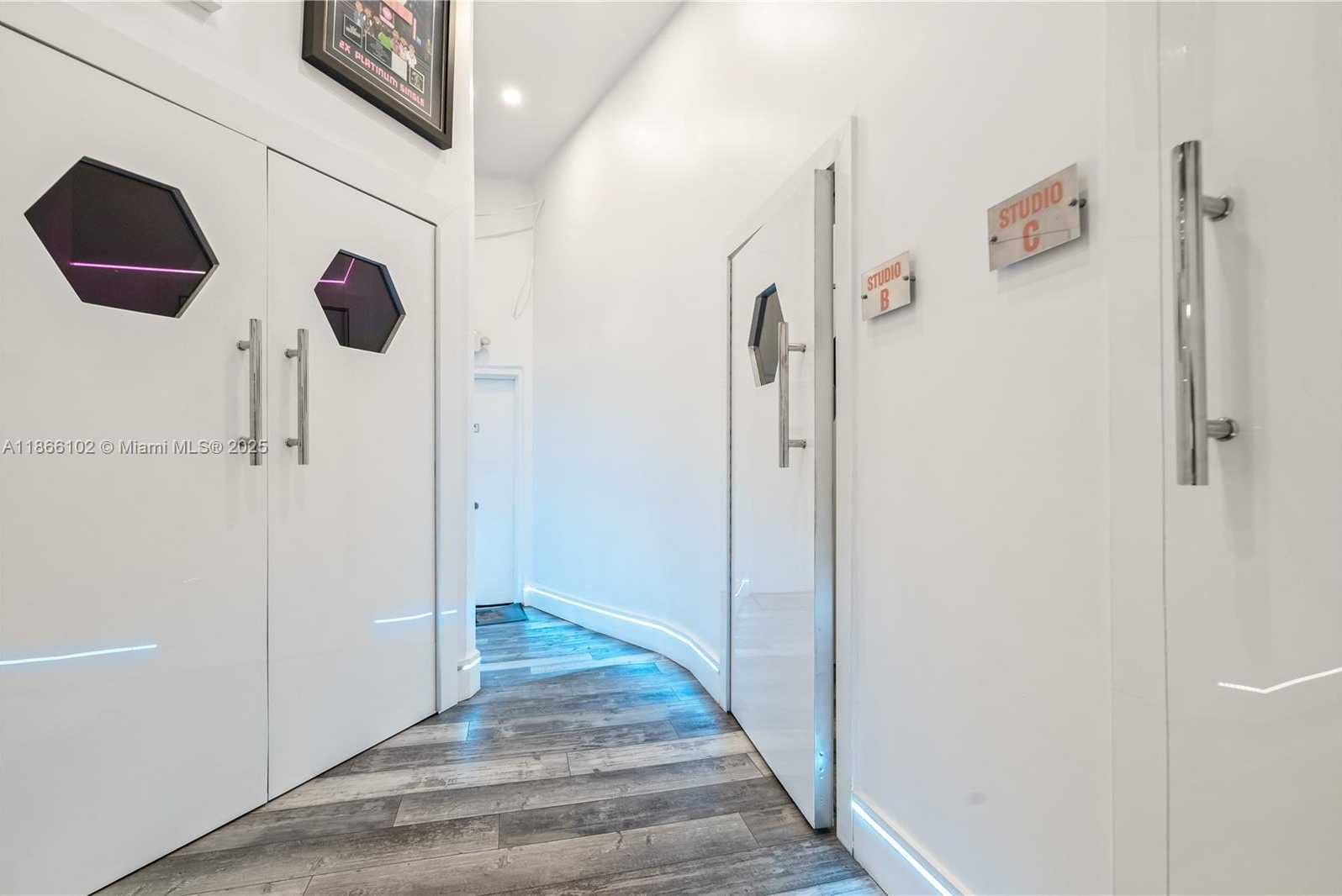 Small Image of 2048 NORTH WEST MIAMI CT, Miami Number 40