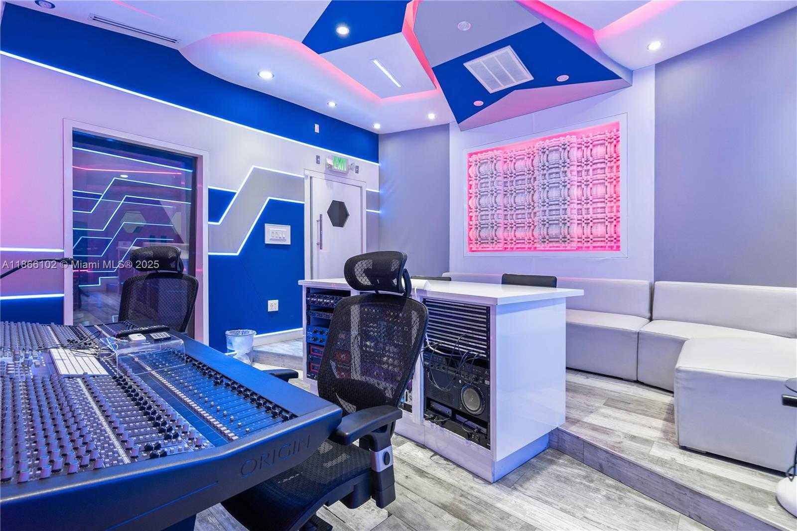 Small Image of 2048 NORTH WEST MIAMI CT, Miami Number 43