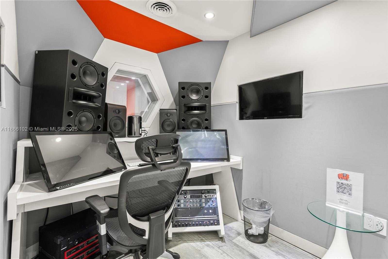 Small Image of 2048 NORTH WEST MIAMI CT, Miami Number 45