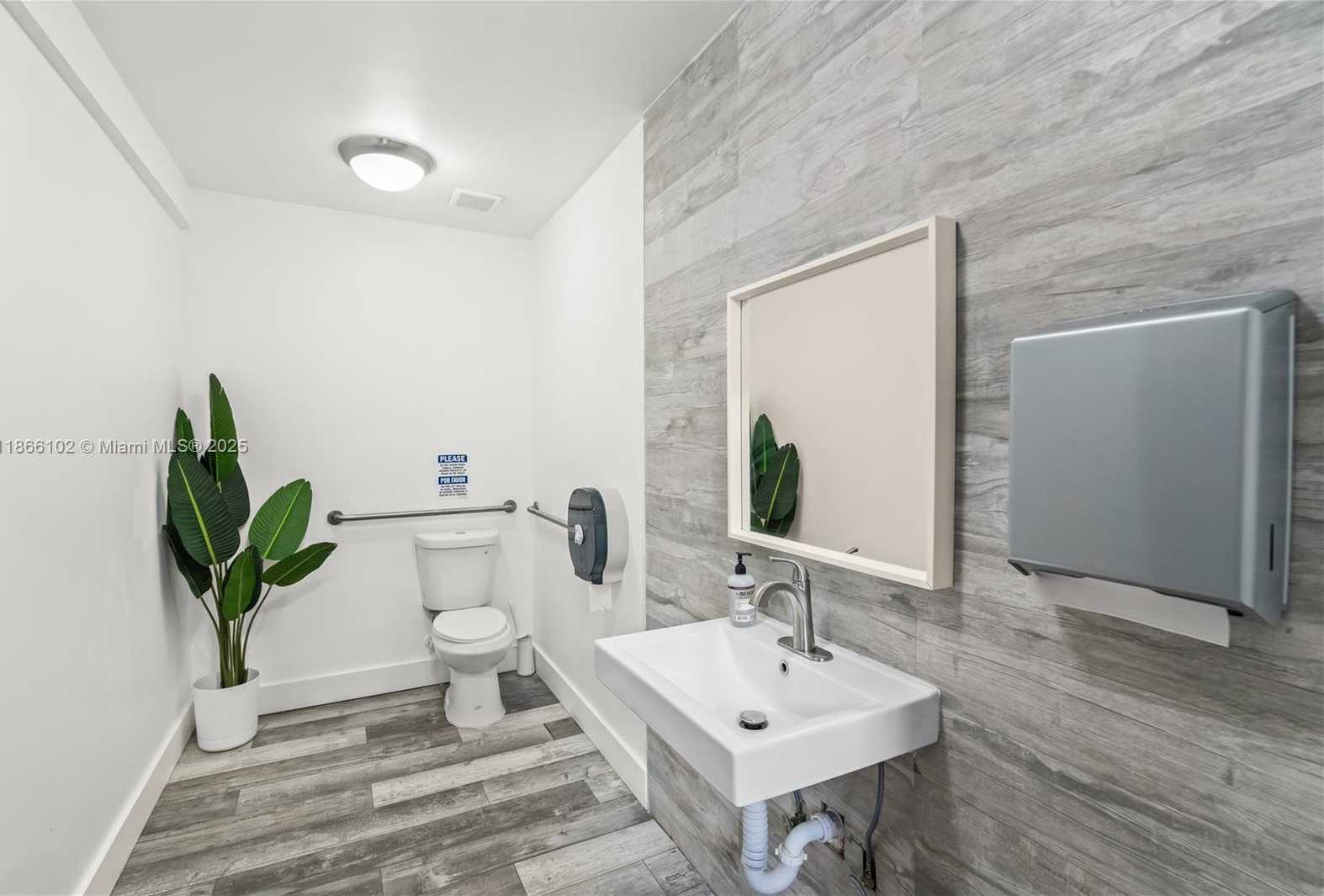 Small Image of 2048 NORTH WEST MIAMI CT, Miami Number 7