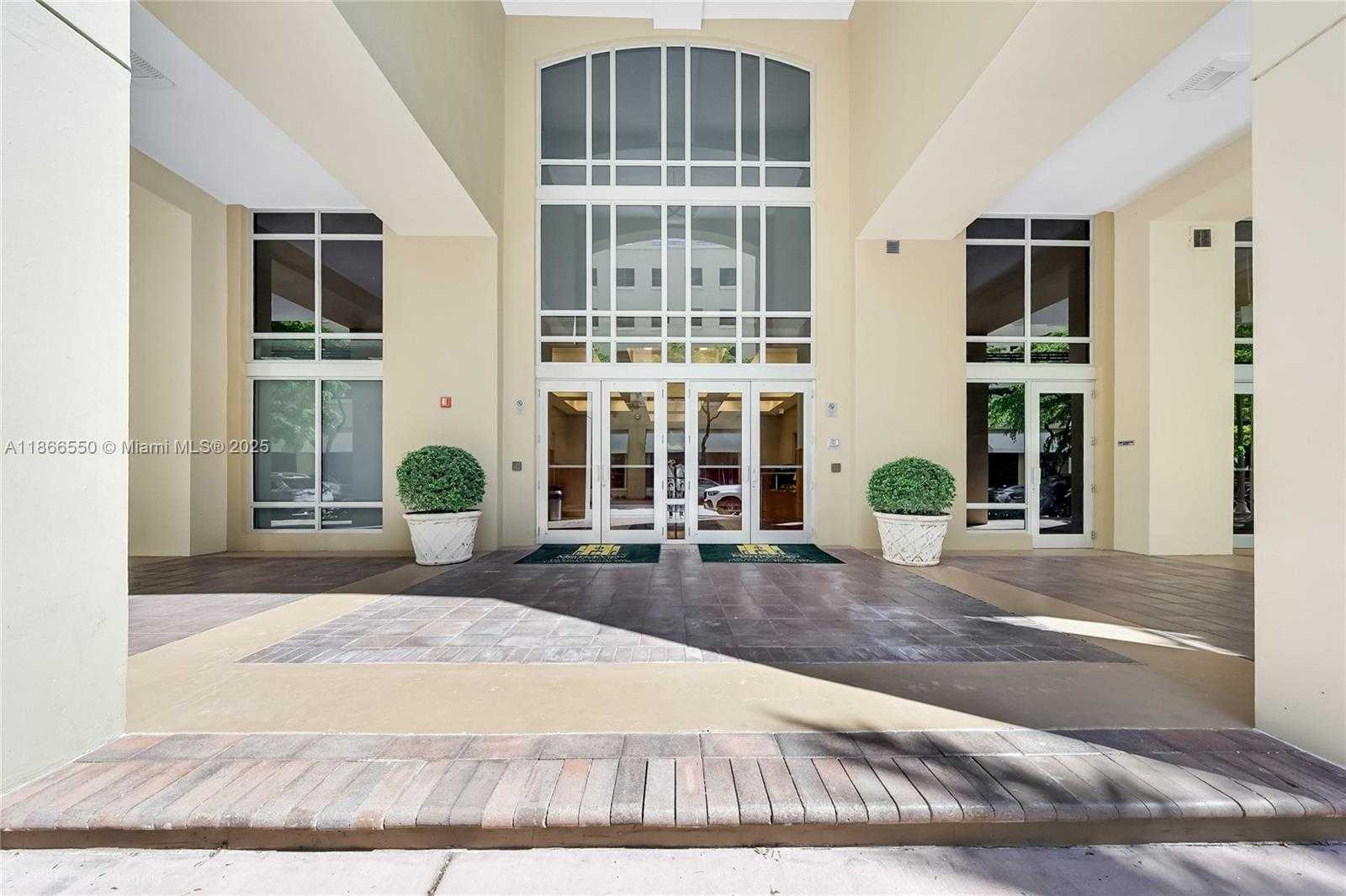 Small Image of 135 SAN LORENZO AVE #150, Coral Gables Number 4