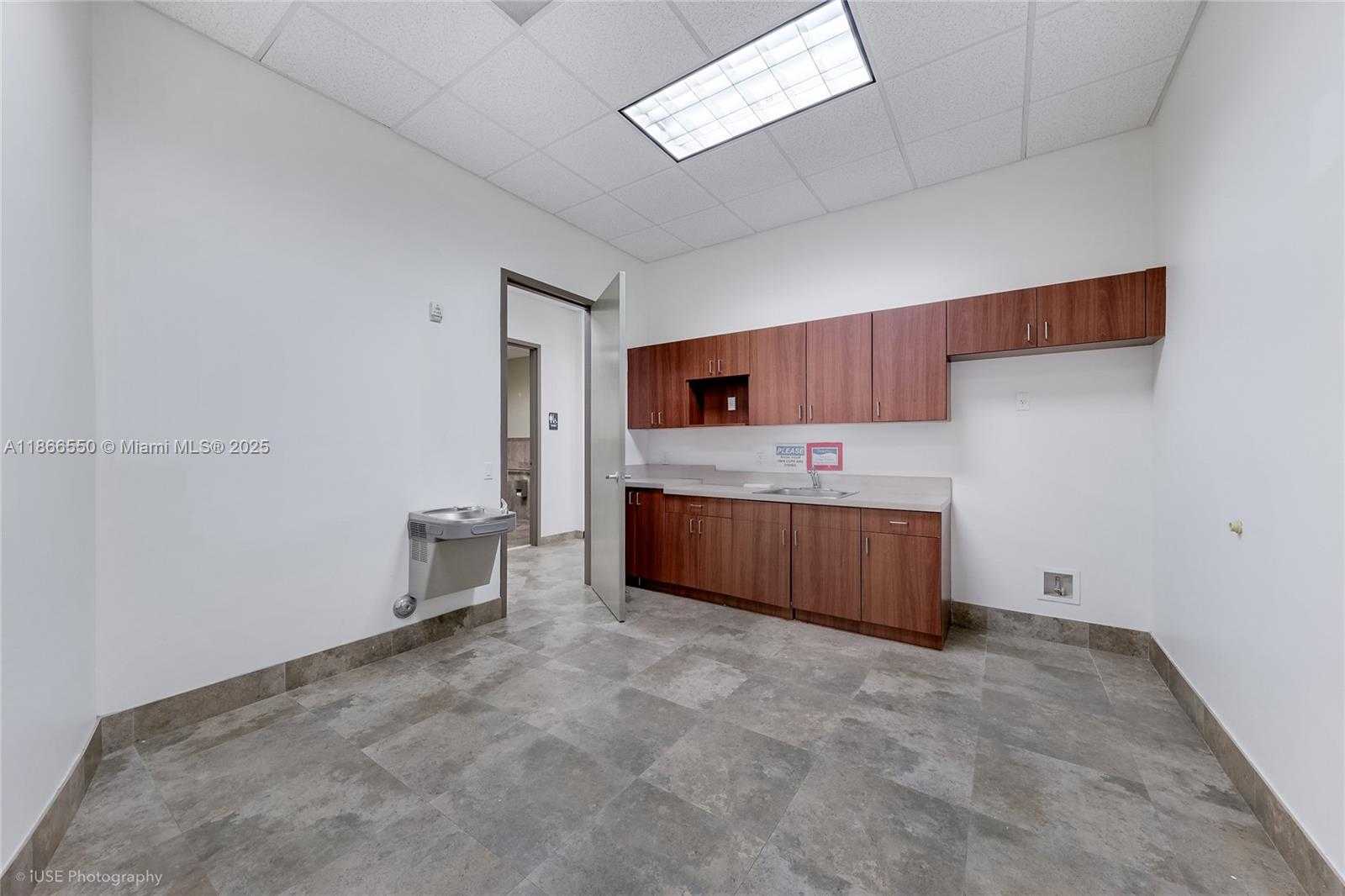 Small Image of 135 SAN LORENZO AVE #150, Coral Gables Number 9