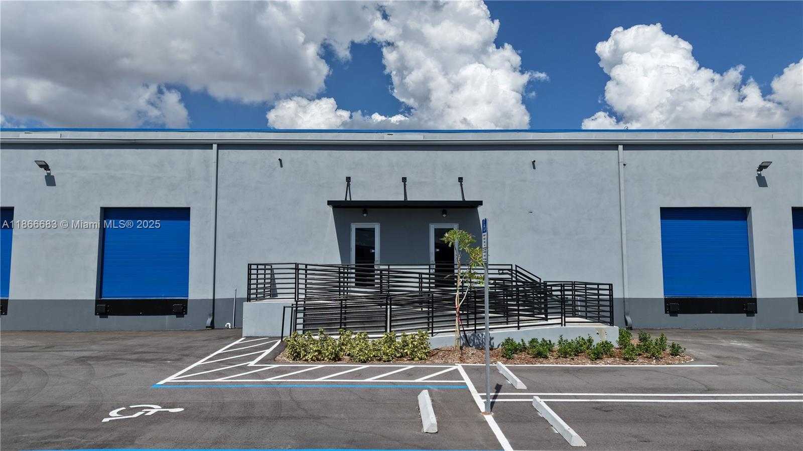 Small Image of Miami Number 15