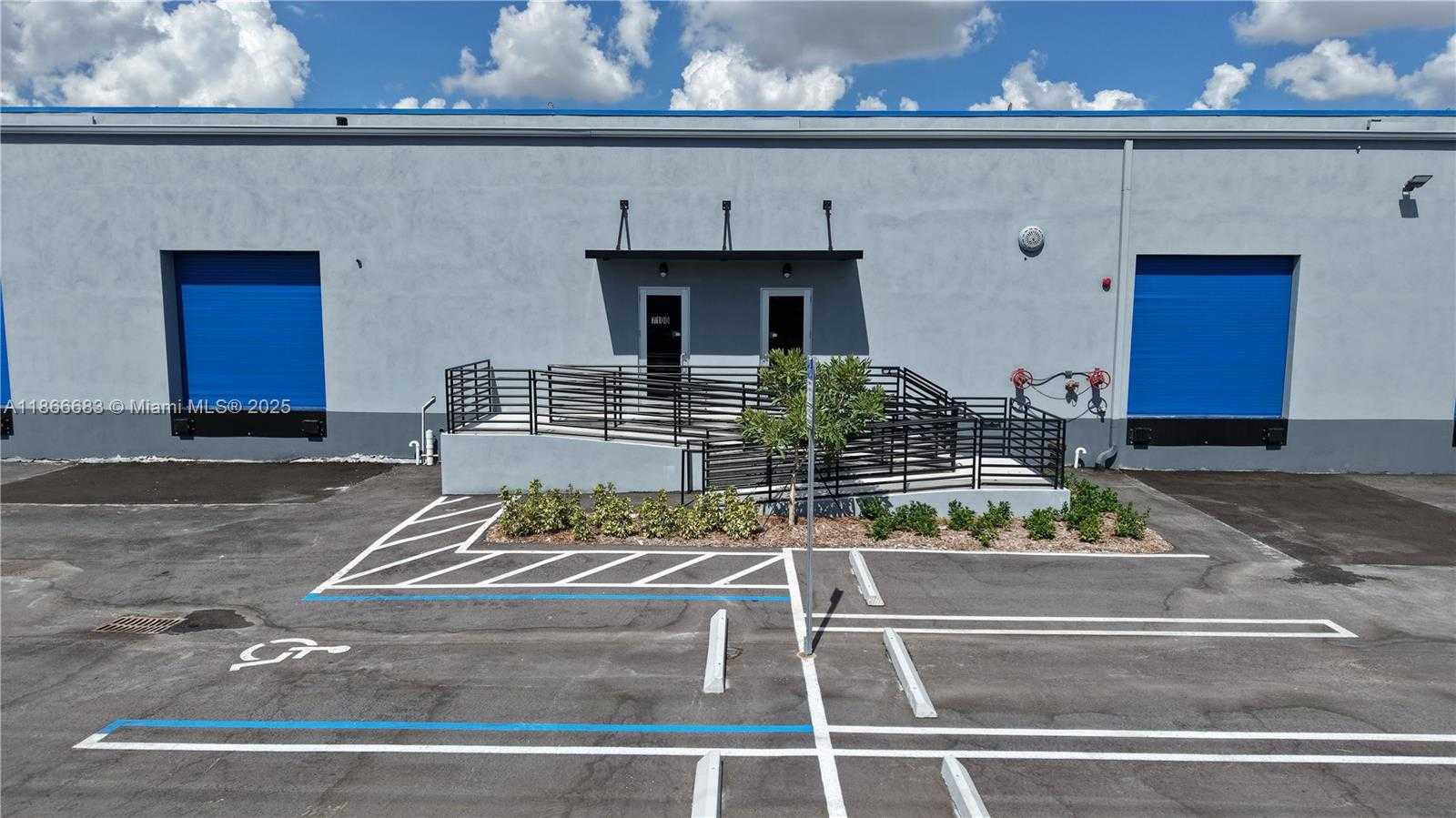 Small Image of Miami Number 8
