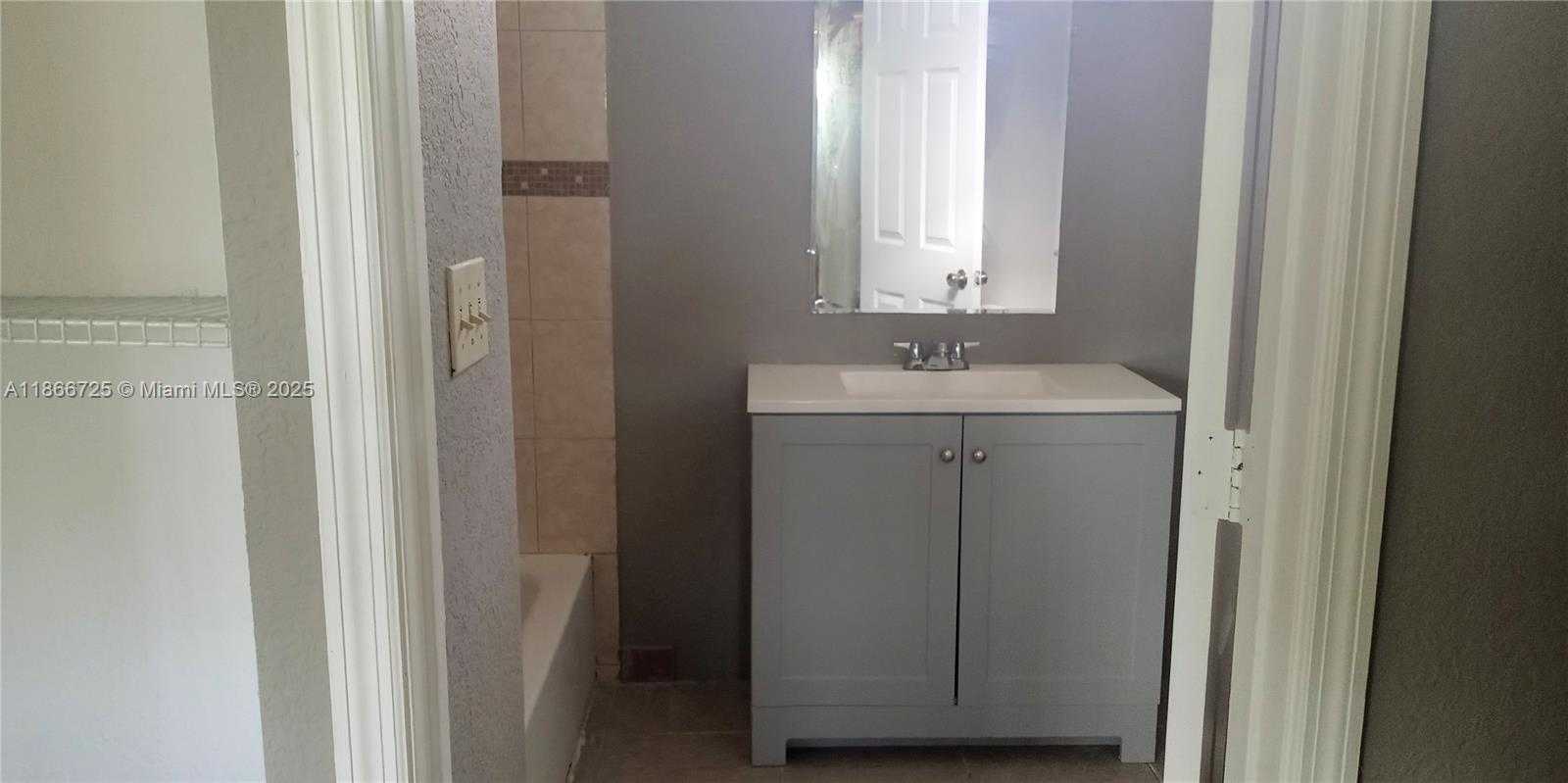 Small Image of 2844 NORTH WEST 22ND CT, Miami Number 19