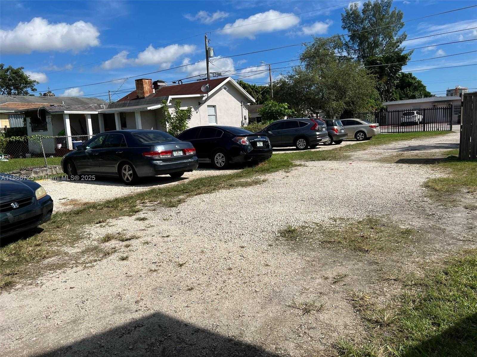 Small Image of 2844 NORTH WEST 22ND CT, Miami Number 25