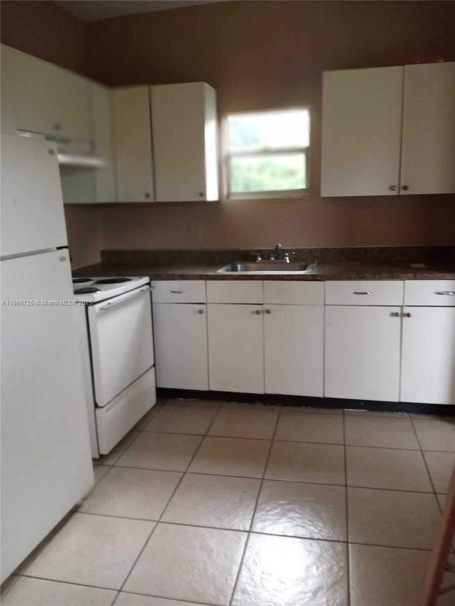 Small Image of 2844 NORTH WEST 22ND CT, Miami Number 32